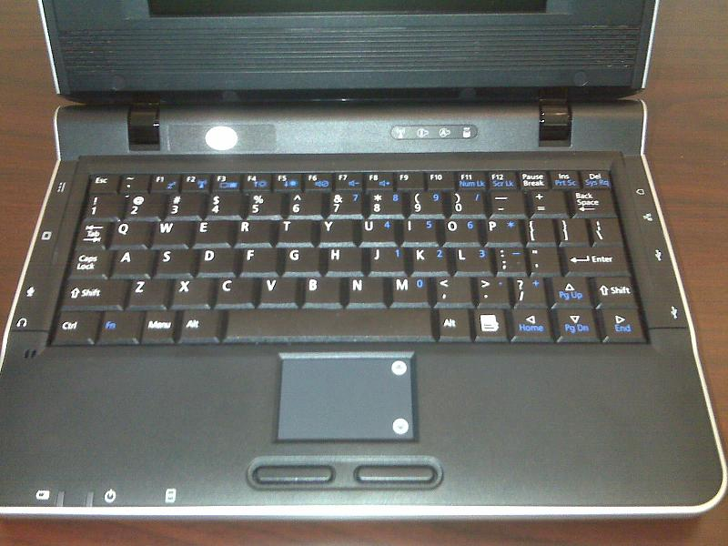 Illustration for article titled CTL IL1 Netbook $50 Cheaper Than Eee PC, Has Better Specs